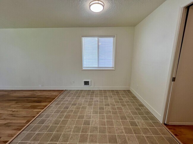 Photo - Charming 2-Bedroom Apartment in SE Portland!