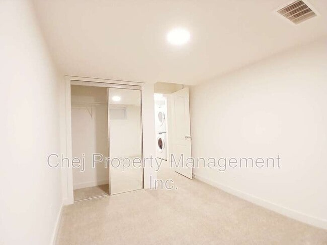 Photo - 20956-20919 19 Ave NW Unit Lower