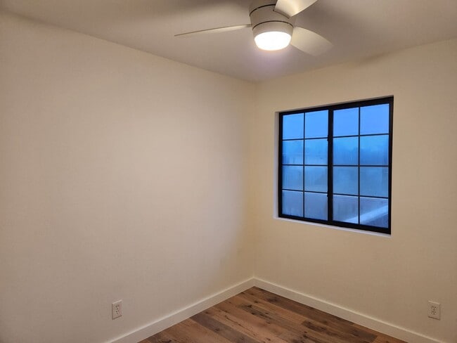 Cozy 3BR 1BA House Near Buckingham Area Move In Special 50% off First Month