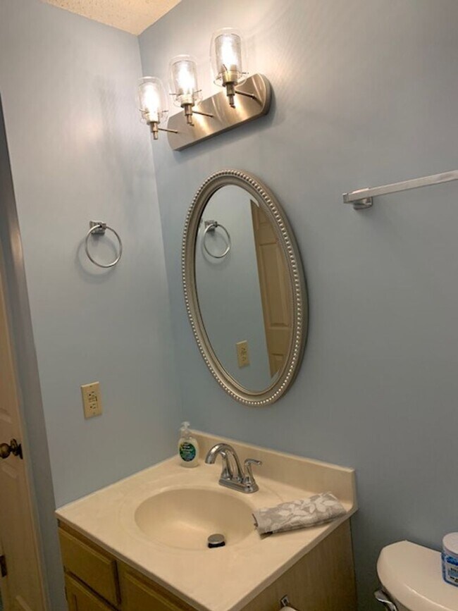 Photo - Renovated Nice Garden Level 2 bedroom 2 Bath Apartment near Branson Hills Unit #I