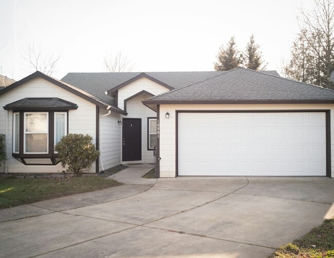 Building Photo - 16901 SE 6th St