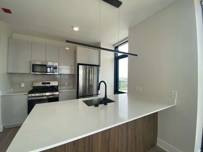 Photo - 1107 W Van Buren St Unit 1