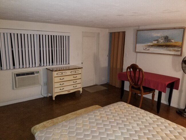 Photo - 300 Salem Ave NW Unidad Mother-in-law  apartment