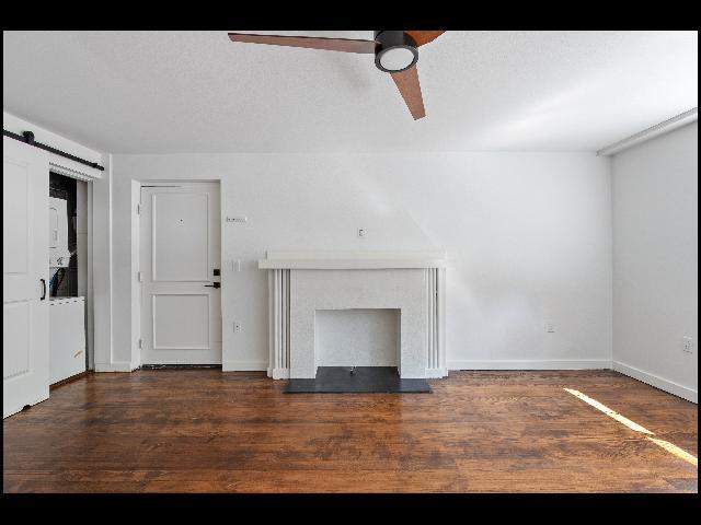 Photo - 1520 Broadway St