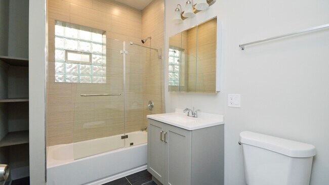 Photo - 6437 N Wayne Ave