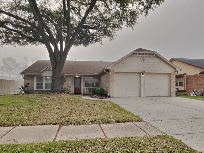 Building Photo - 3238 Lindenfield Dr