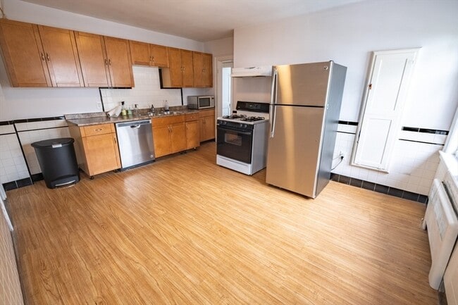Building Photo - 52 Ten Hills Rd Unit 2 Rental
