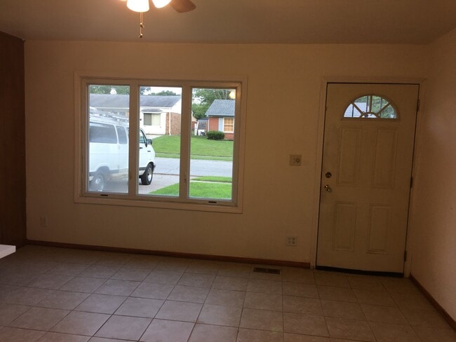 Photo - 7836 Roy Rd