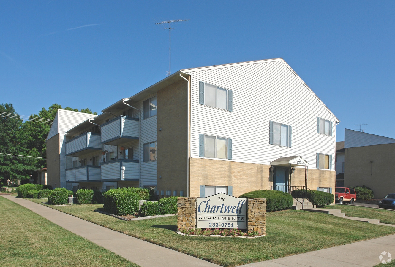 Chartwell Apartments - Chartwell Apartments