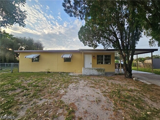Building Photo - 423 Morgan Cir S