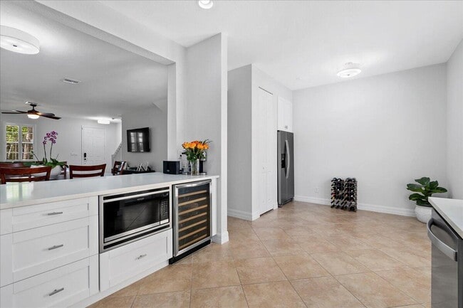 Photo - 251 Edenberry Ave