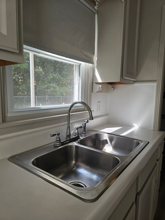 Photo - Very updated, cozy two bedroom across from BGHS