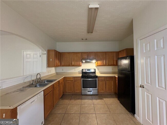 Photo - 2485 Emma Way NW