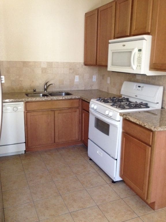 Photo - Great 3 bedroom/2.5 bath duplex w/2 car garage!