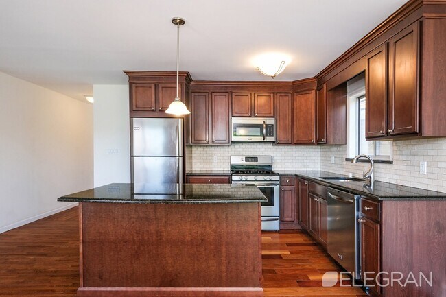 Photo - 384 Warburton Ave Unidad APT 2A