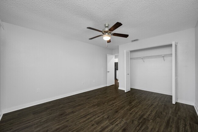 Photo - 10723 Buckingham Ct Unit B17023