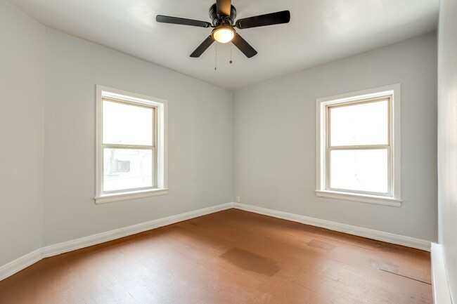 Photo - 2840 S Moreland Blvd Unit #2