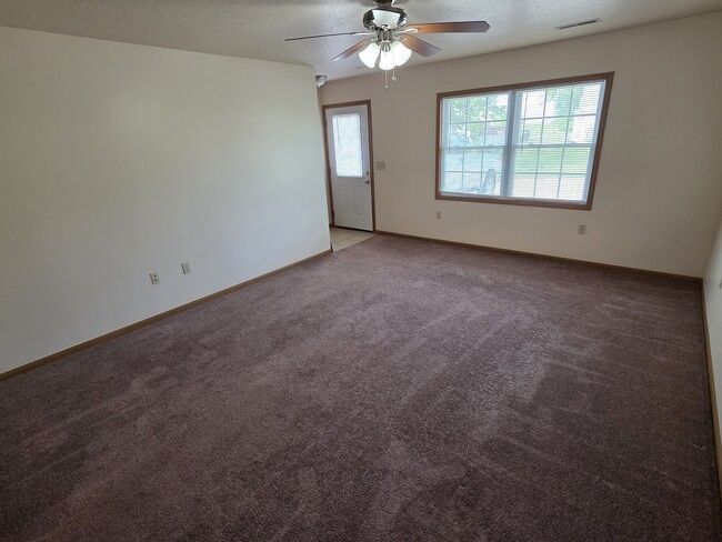 Photo - 1003 S Riggen St