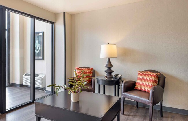 Furnished Studio-Wichita - East