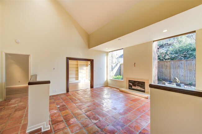 Photo - 5300 Mercer St