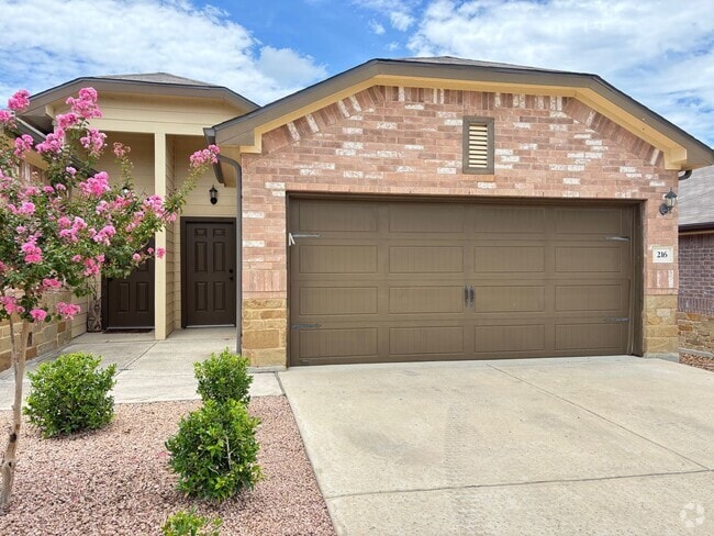 Building Photo - Serene Haven: Beautiful Duplex Living in N... Rental
