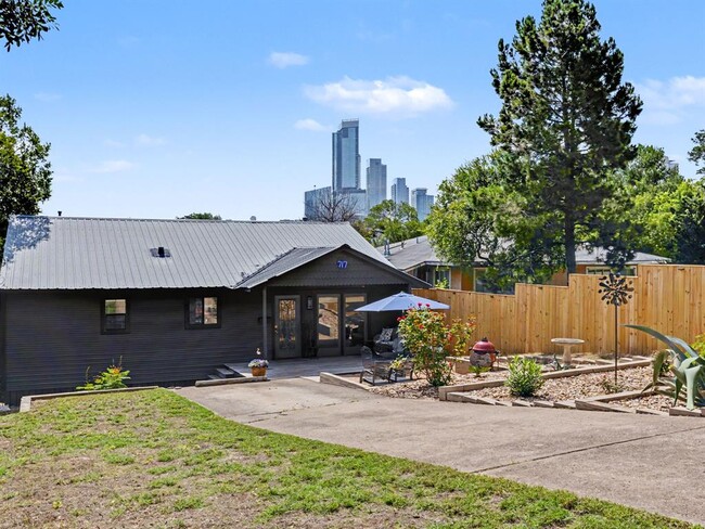 Photo - 717 Brownlee Cir