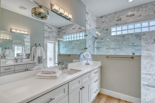 Photo - 1669 Colleen St Unit ID1346496P