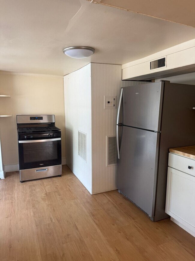 14-16 W Fifth Street