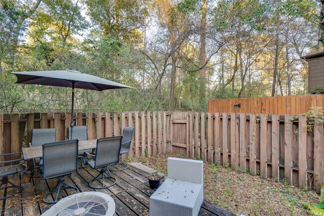 Building Photo - 22 E Willowood Ct Rental