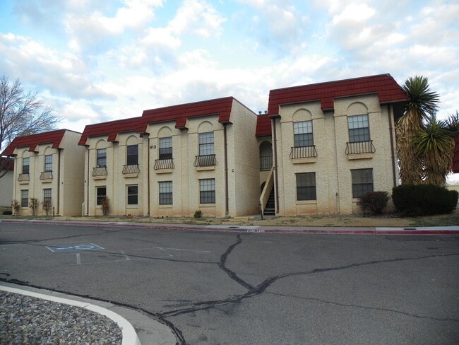 Building Photo - 813 Country Club Dr SE Unit 1D Rental