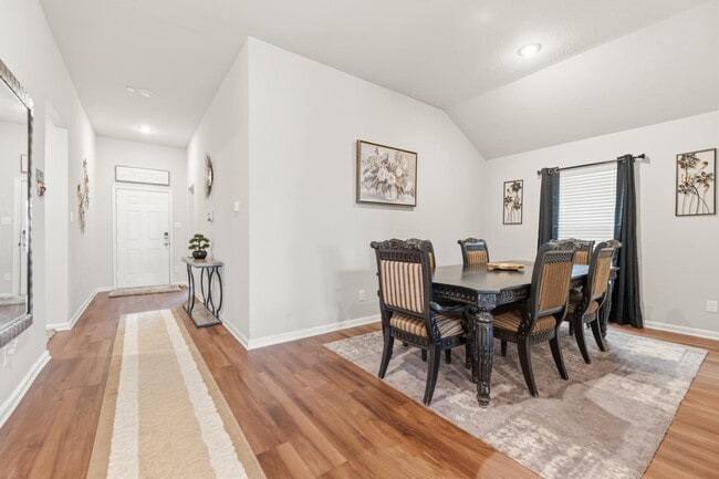 Photo - 5538 Jade Vly