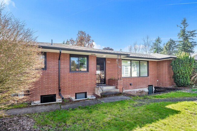 Photo - 3 Bedroom 3 bath 1 level Mid Century Beauty!