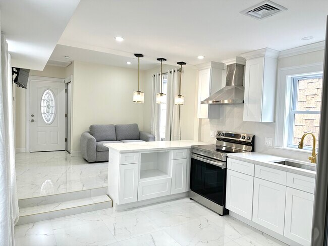 Photo - 11 Burrell St Unit 2