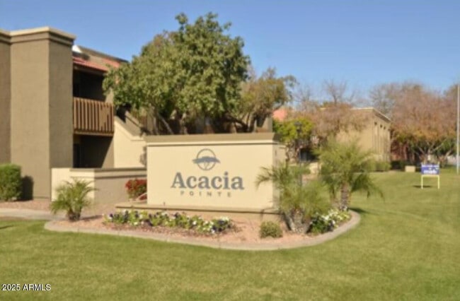 Building Photo - 8344 N 67th Ave Unit 2A