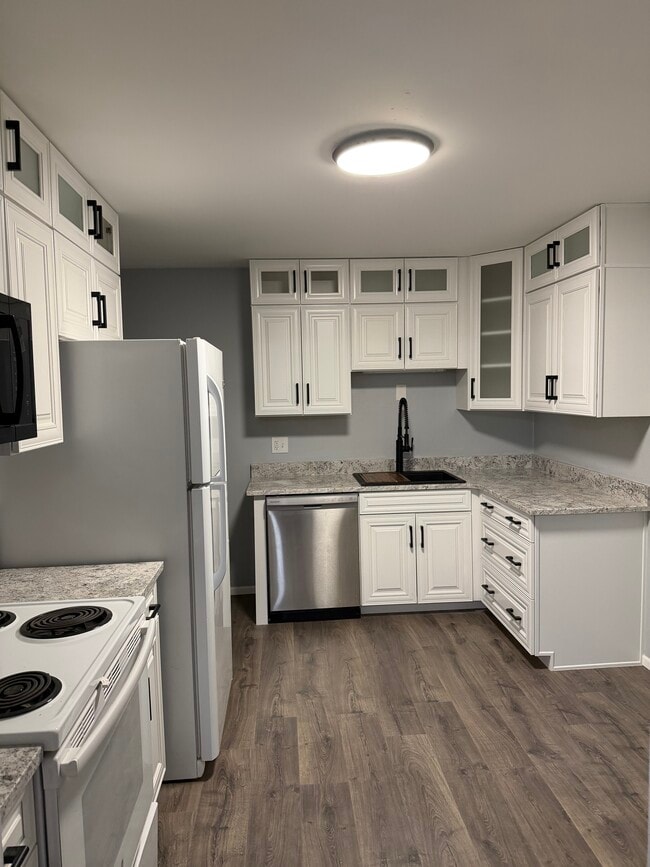 Photo - 6898 Newman Street