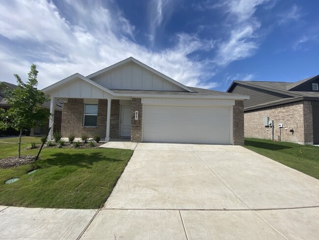 Building Photo - 917 Shady Oaks Dr