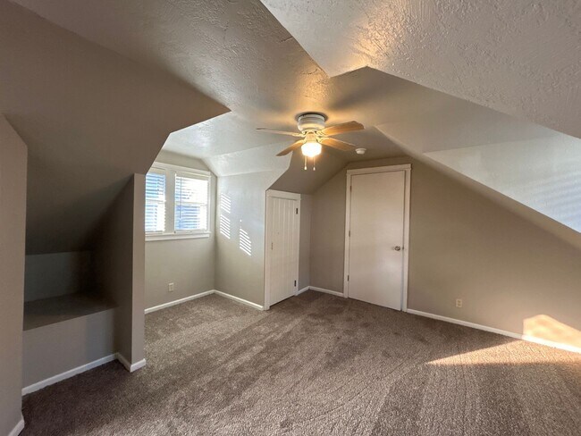 Photo - 1039 NW Ogden Ave
