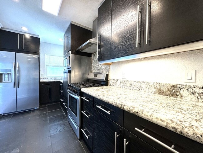 Photo - North Park/Hillcrest- Modern and Spacious 2 Bedroom with 2 Car Garage, Washer/Dryer and AC. Unit 3524