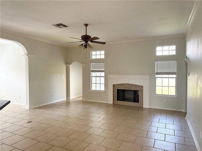 Photo - 7613 Bayonne Dr