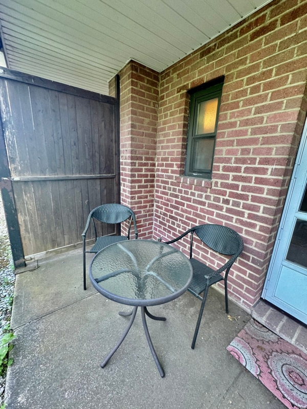 Photo - 114 Stonelea Pl