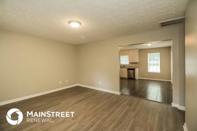 Photo - 8303 Lakeview Dr SW