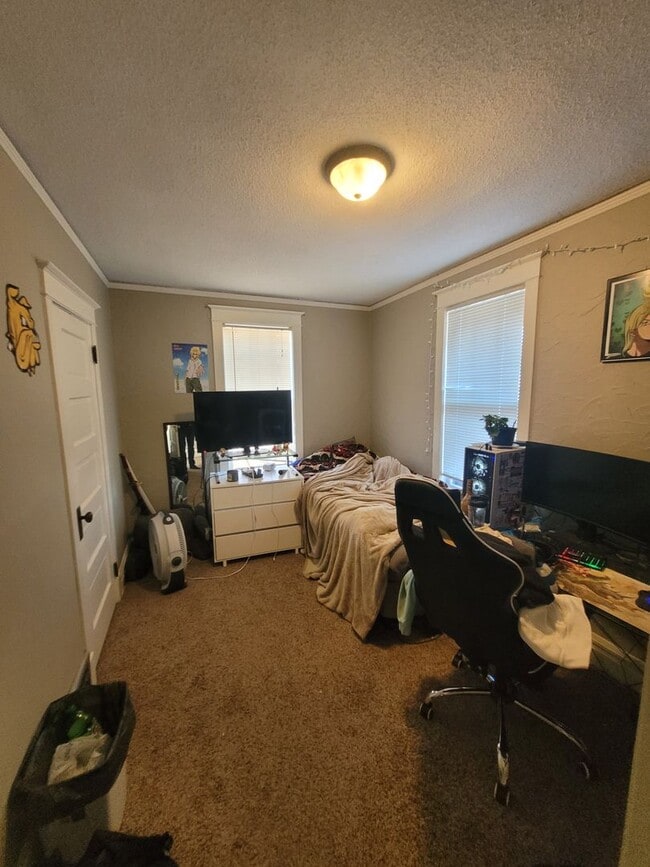 Photo - AVAILABLE JUNE - 3 Bed 1 Bath w/ Bonus Attic Hangout