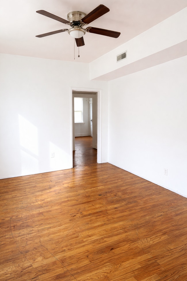 Photo - 3927 N Taylor Ave