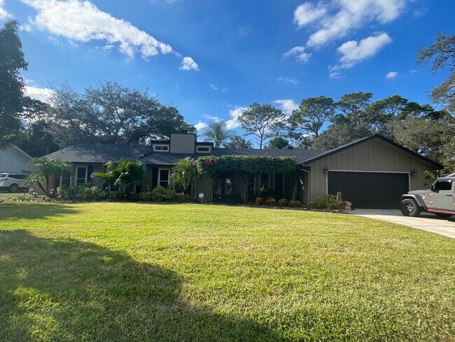 Photo - 205 Fox Valley Dr