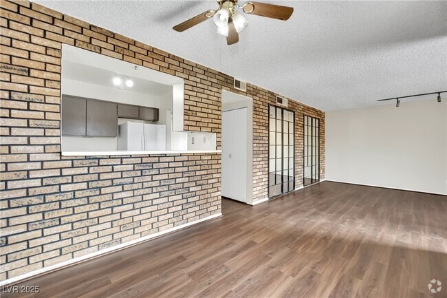Building Photo - 1417 Hialeah Dr Unit D Rental