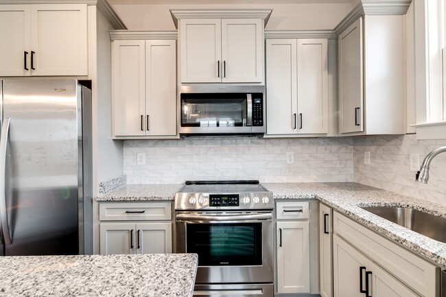 Photo - 2009 23rd Ave N