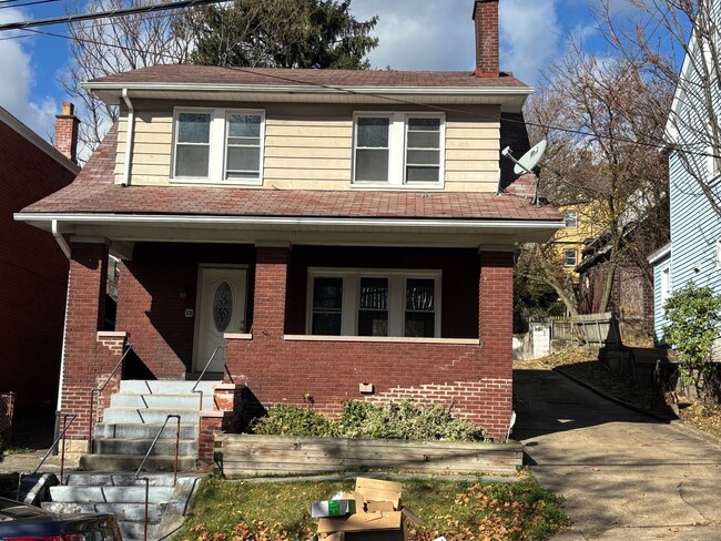 3 Bedroom Home in Pittsburgh! - 3 Bedroom Home in Pittsburgh!