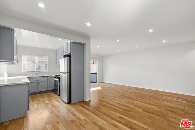 Photo - 1425 N Harper Ave Unit 3