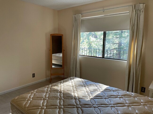 Photo - 2 bedroom condo with carport