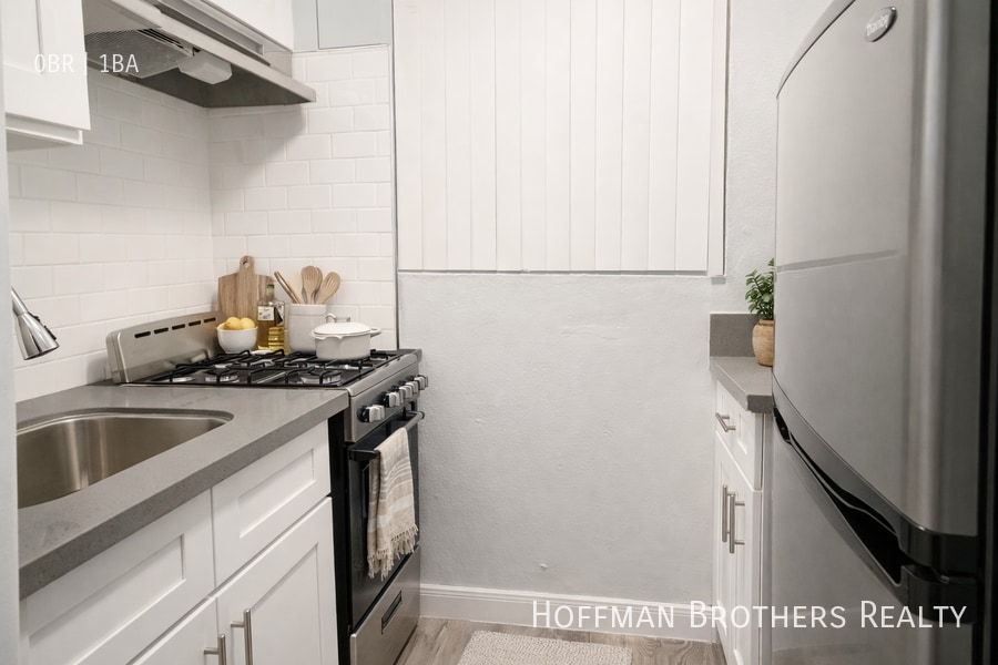 Photo - 3365 W 85th St